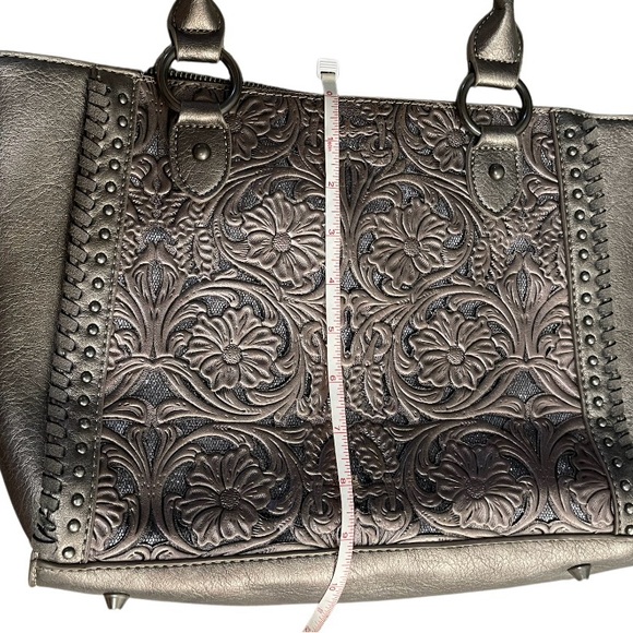SHYANNE Metallic Silver Leather Purse Tooled Concealed Carry Handbag - Picture 8 of 8